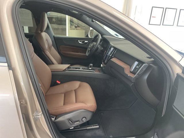 Certified 2023 Volvo XC60 T8 Plus image 12