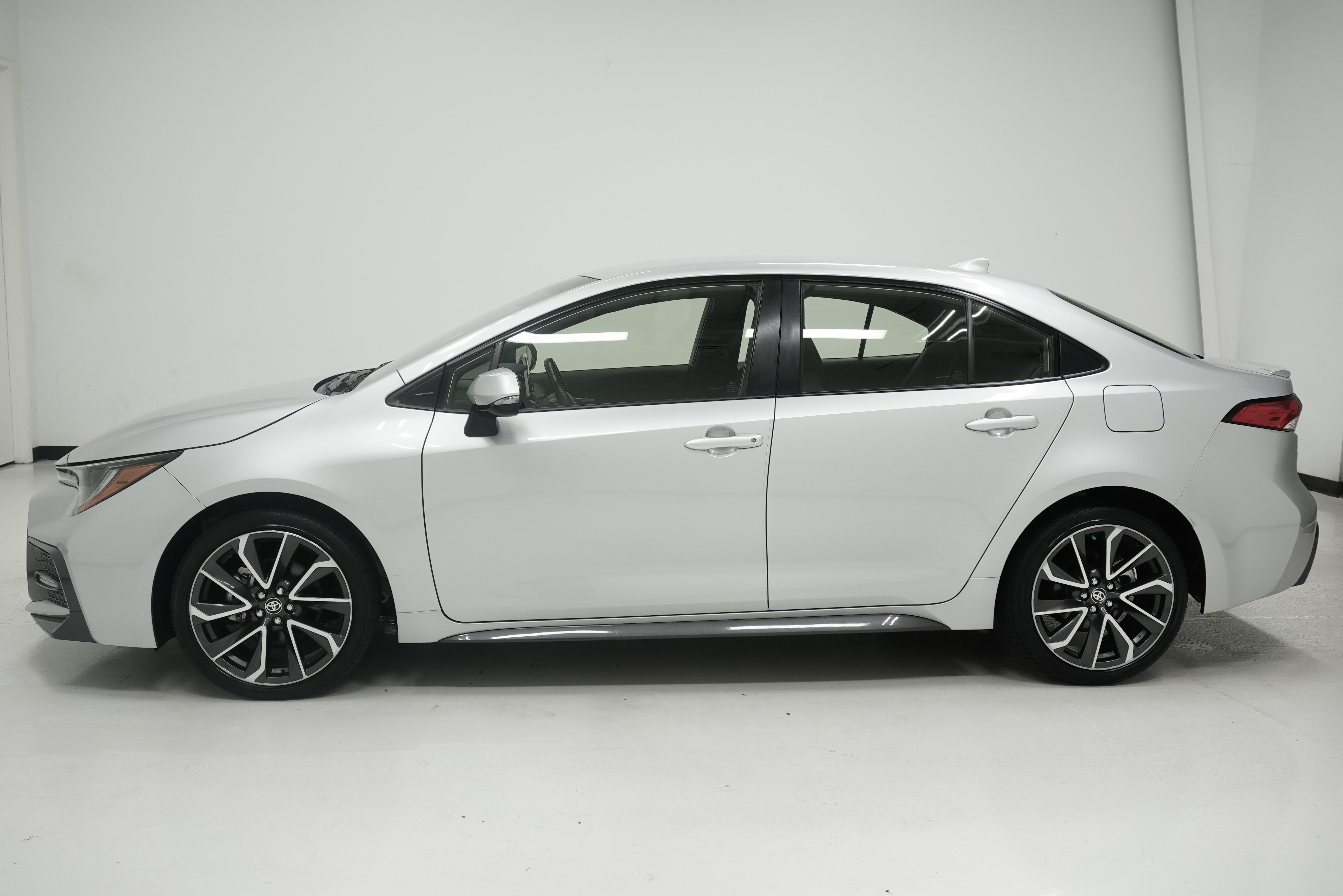 Used 2021 Toyota Corolla SE FWD image 7