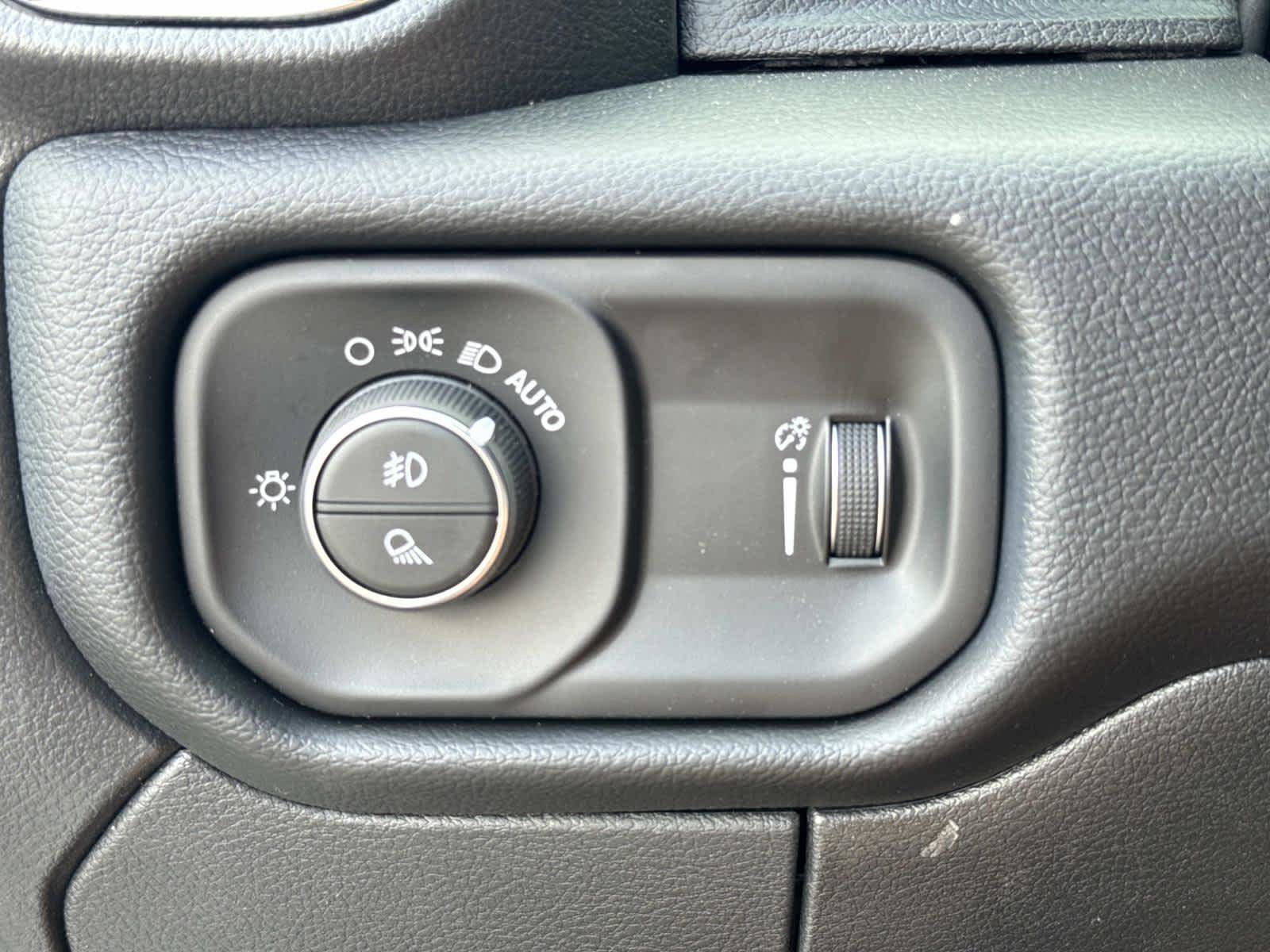 New 2026 RAM 2500 Big Horn AWD/4WD image 13