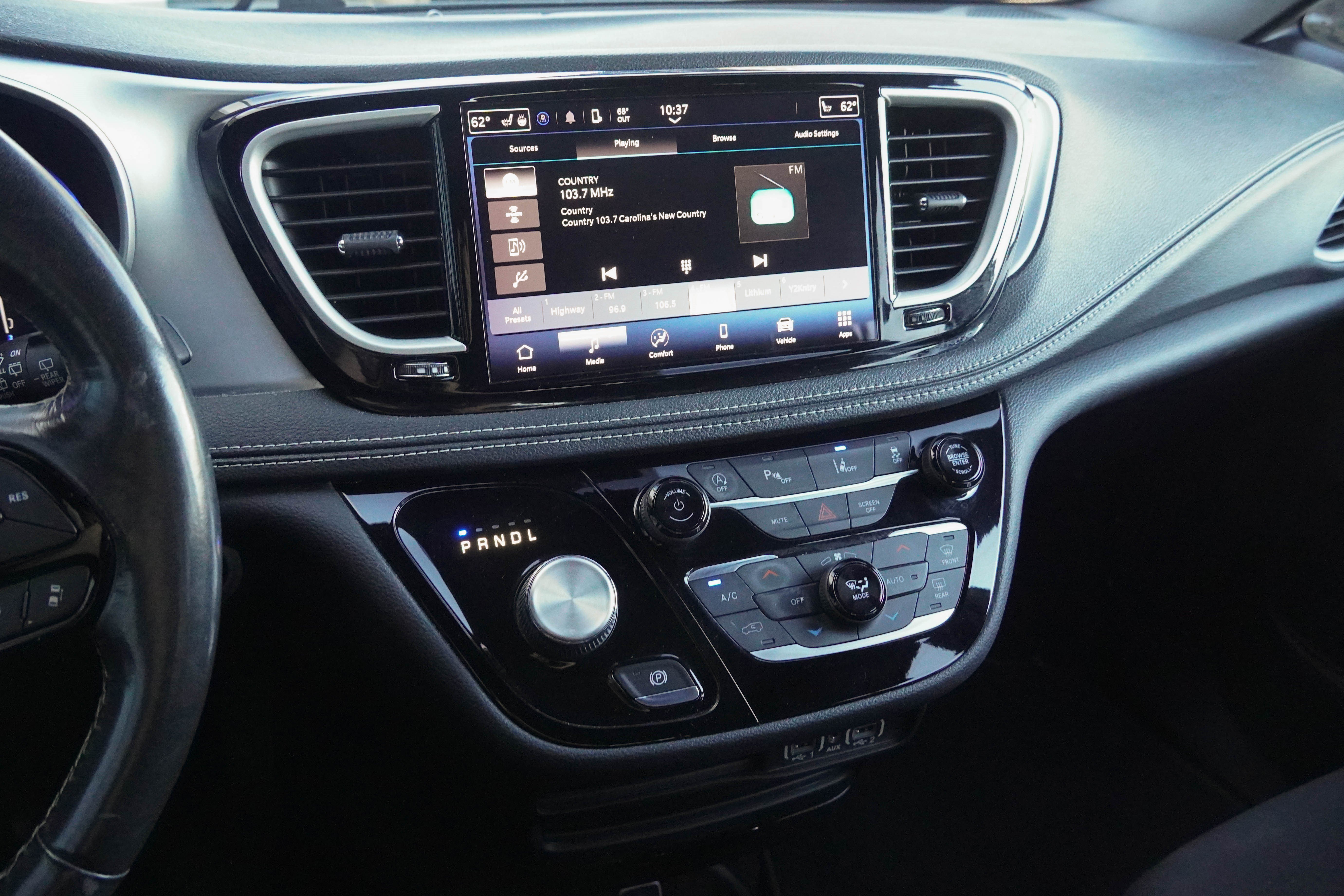 Used 2021 Chrysler Pacifica Touring w/ S Appearance Package FWD image 23