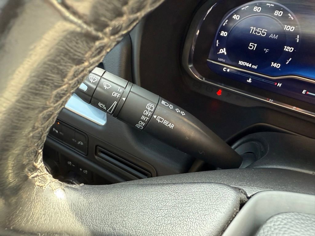 Used 2022 Chevrolet Suburban LT image 17