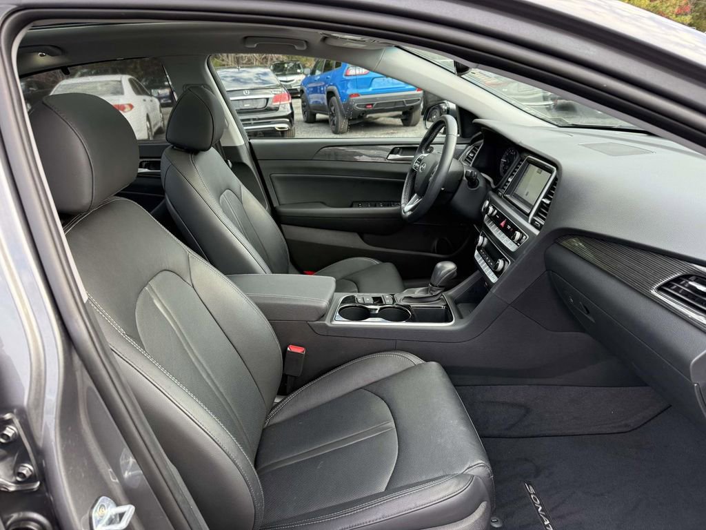 Used 2019 Hyundai Sonata Limited w/ Ultimate Package 04 image 14