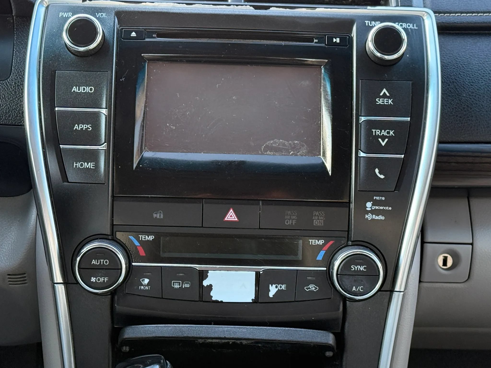 Used 2015 Toyota Camry XLE FWD image 25