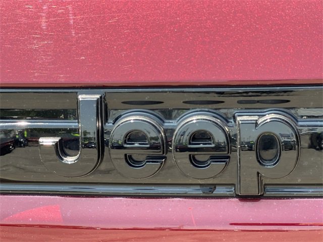 Used 2023 Jeep Grand Cherokee Altitude image 11