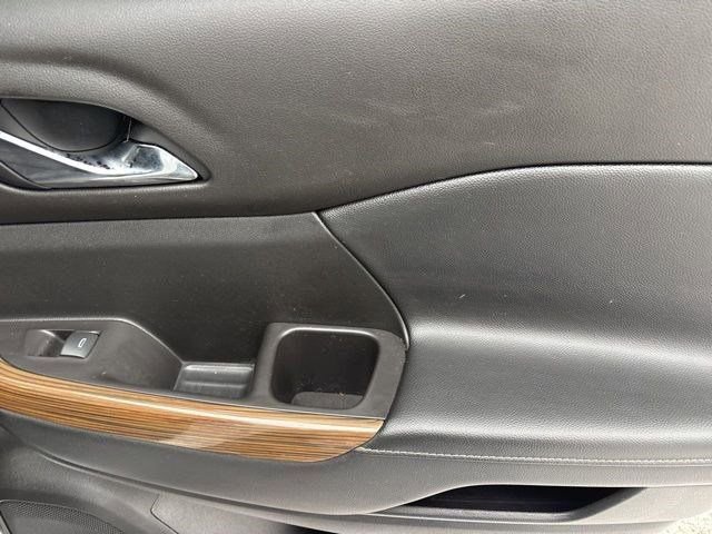 Used 2019 GMC Acadia SLE image 37