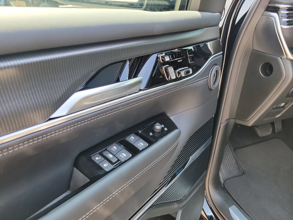 New 2026 Jeep Grand Wagoneer Summit AWD/4WD image 15