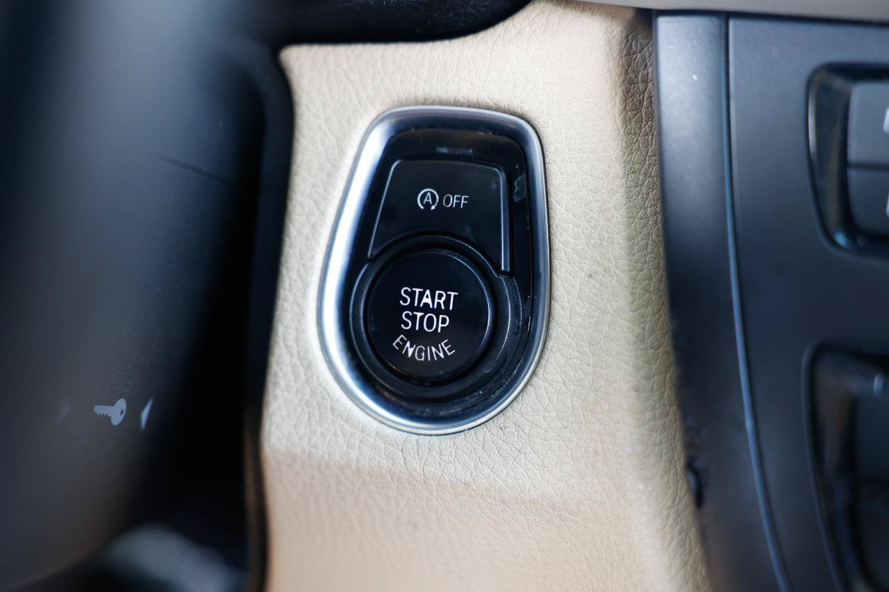 Used 2015 BMW 320i Sedan RWD image 30