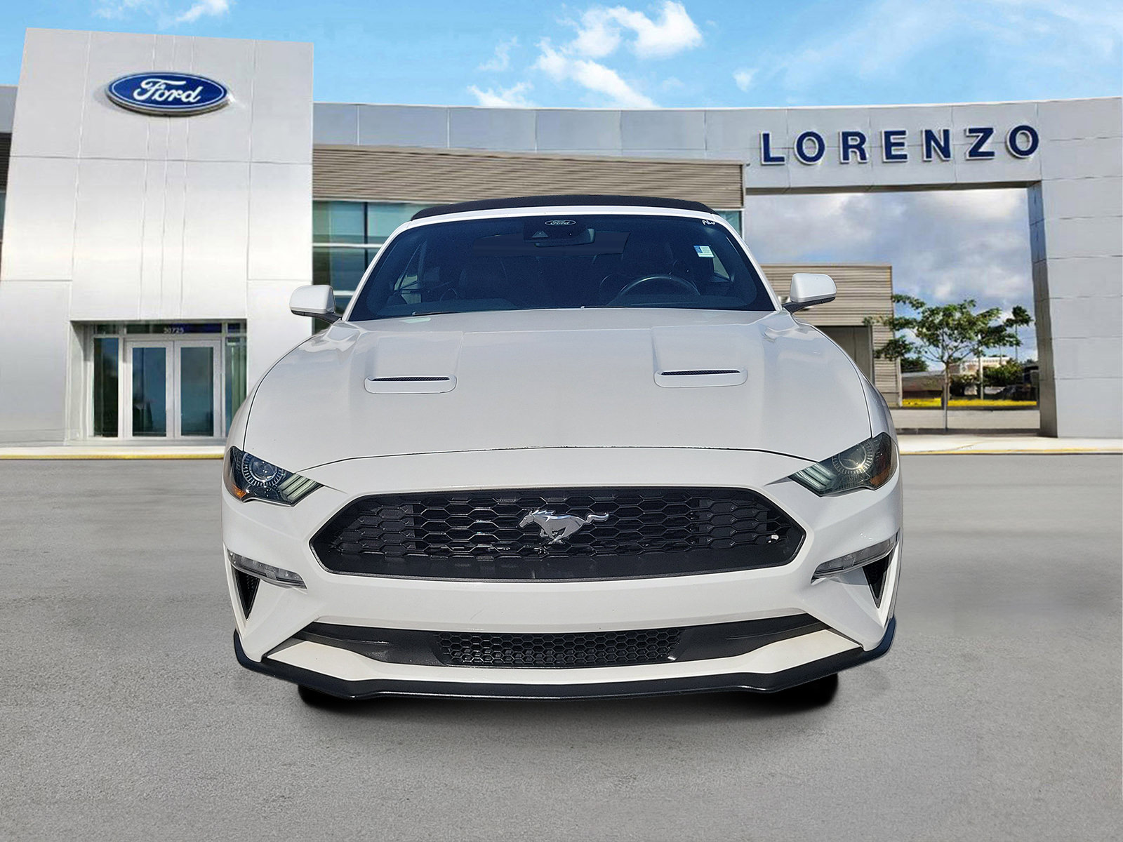 Used 2022 Ford Mustang Premium RWD image 2