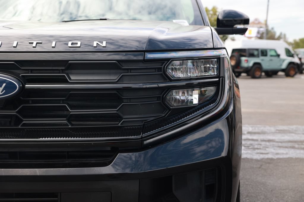 Used 2025 Ford Expedition Active RWD image 8