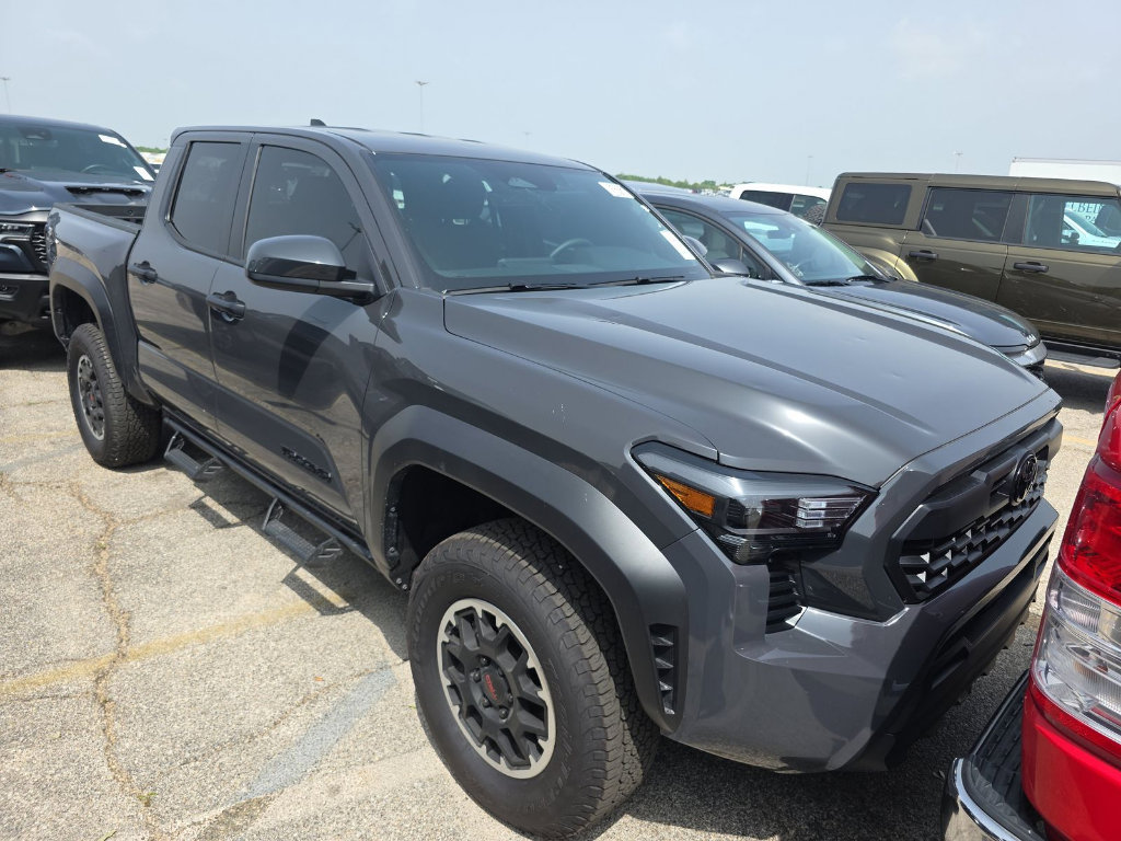 Used 2025 Toyota Tacoma TRD Off-Road AWD/4WD image 3