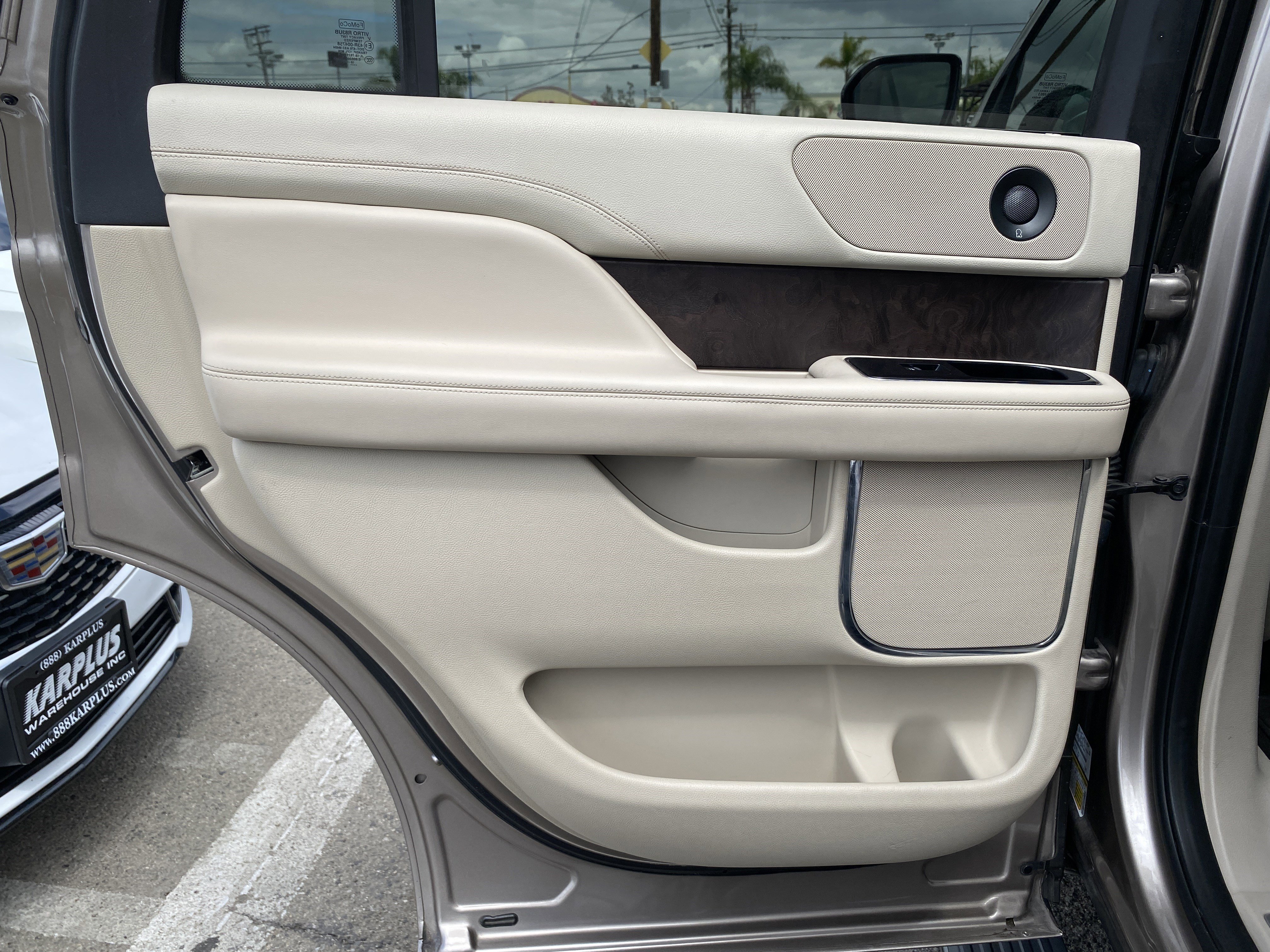 Used 2019 Lincoln Navigator Select w/ Cargo Package RWD image 21