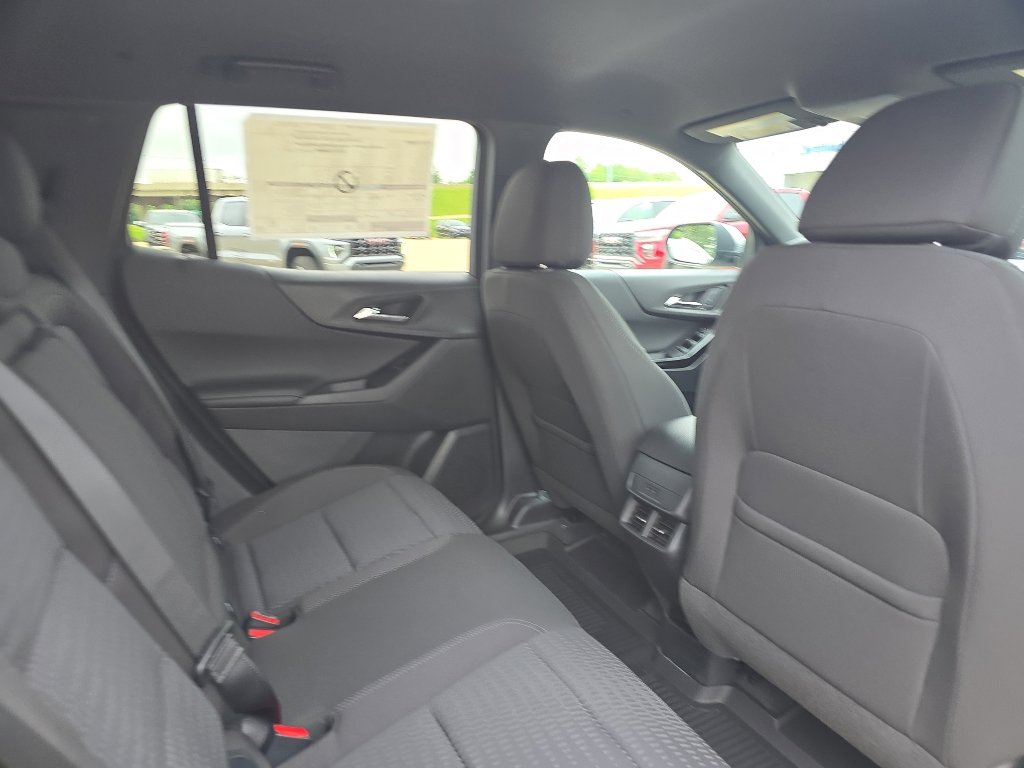 New 2026 Chevrolet Equinox LT w/ Safety and Technology Package FWD image 15