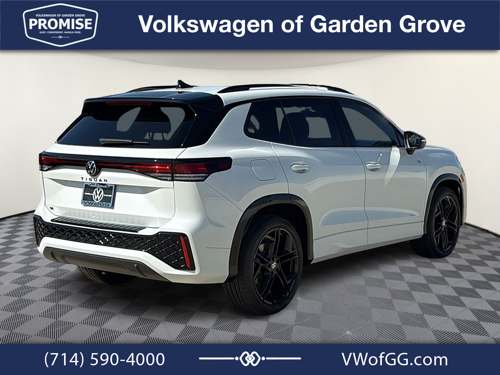 New 2026 Volkswagen Tiguan SE R-Line FWD image 8
