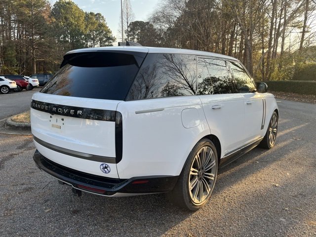 Used 2024 Land Rover Range Rover SE image 9