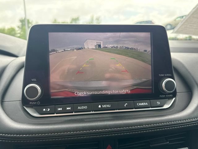 Used 2024 Nissan Rogue S AWD/4WD image 27