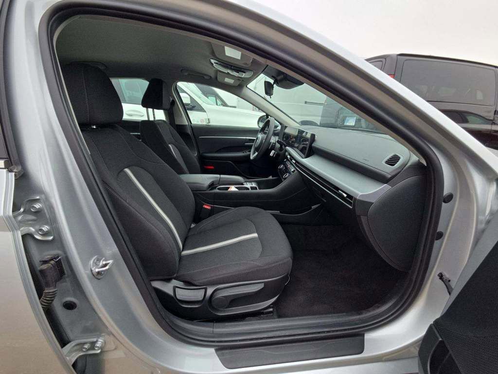 Used 2025 Hyundai Sonata SEL image 11