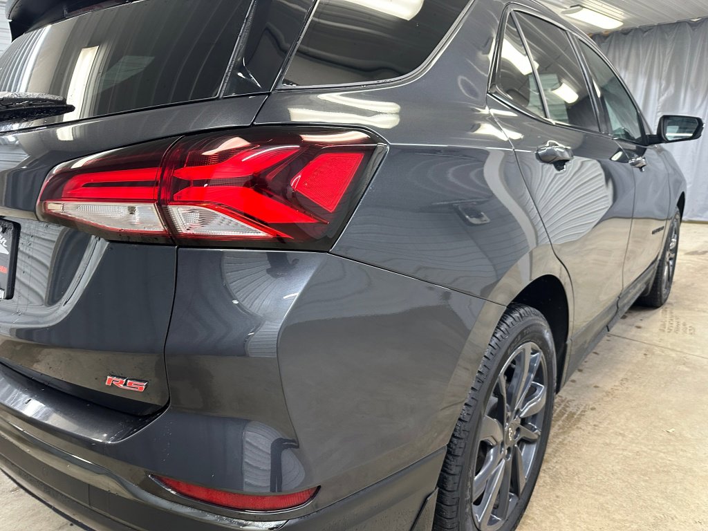 Used 2023 Chevrolet Equinox RS w/ RS Leather Package image 28