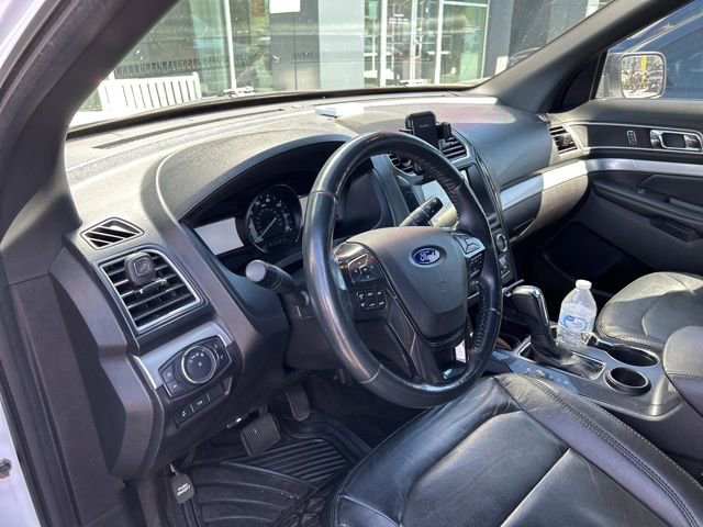 Used 2017 Ford Explorer XLT w/ Equipment Group 202A image 19