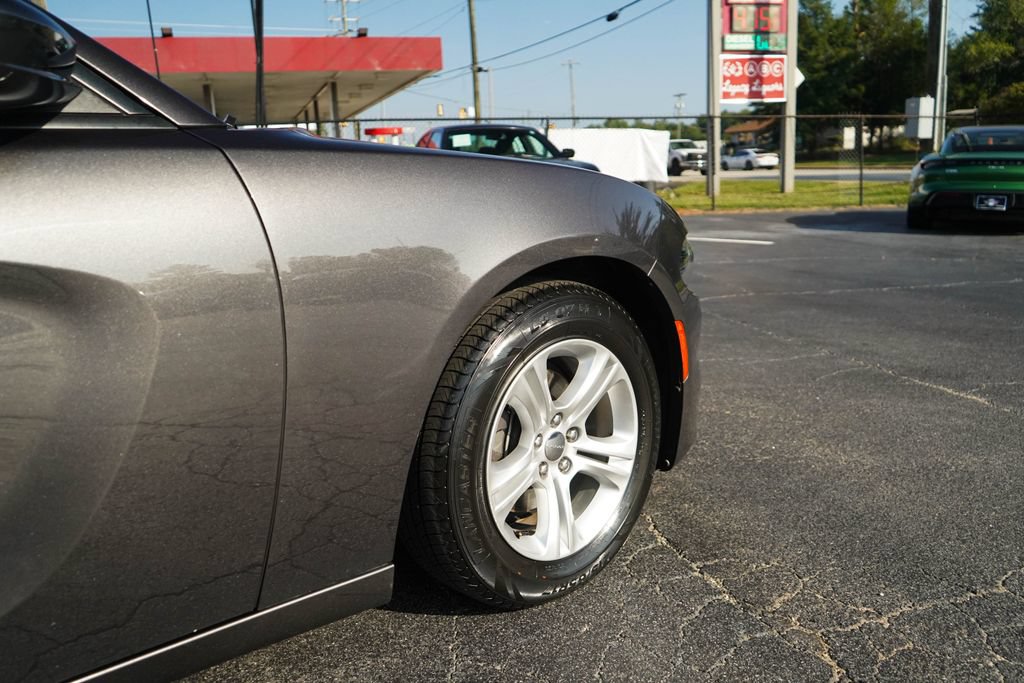 Used 2020 Dodge Charger SXT w/ Leather Interior Group RWD image 19