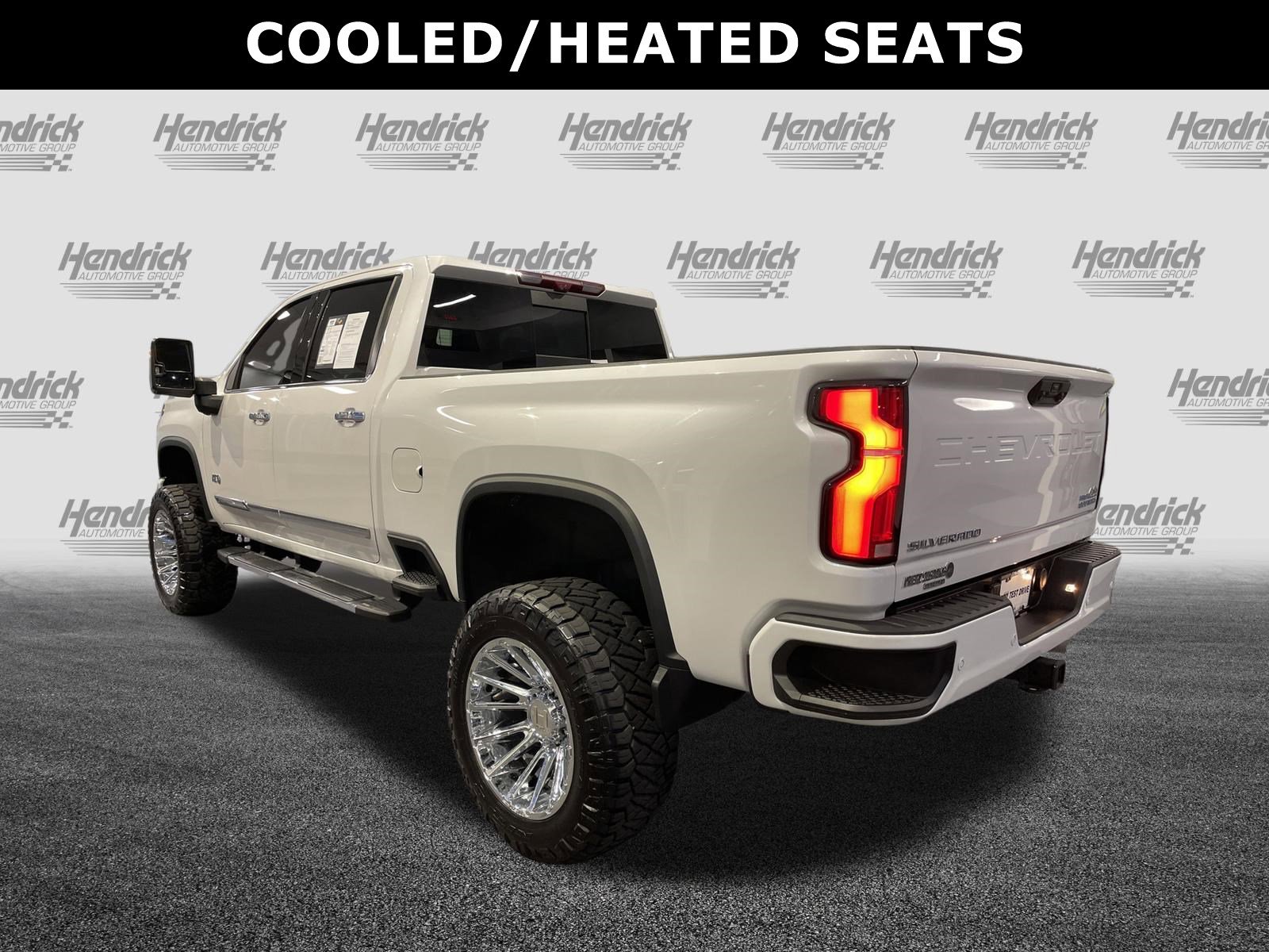 Used 2024 Chevrolet Silverado 3500 High Country w/ Technology Package AWD/4WD image 8