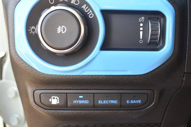 Used 2023 Jeep Wrangler Unlimited Sahara w/ Cold Weather Group image 32