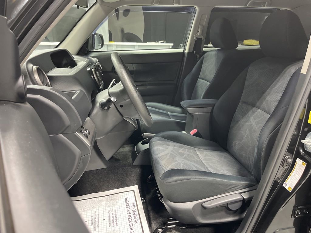 Used 2011 Scion xB FWD image 13