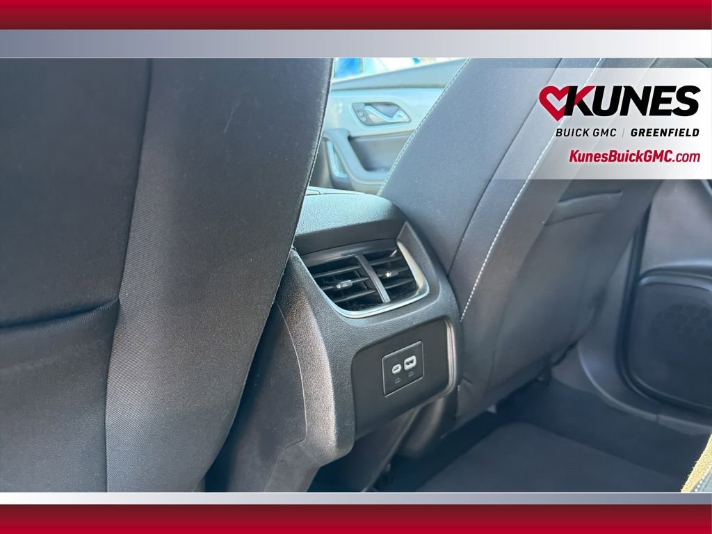 Used 2025 Chevrolet Blazer LT FWD image 37