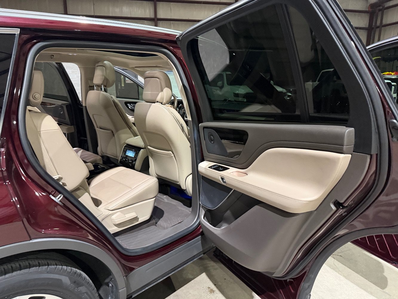 Used 2020 Lincoln Aviator Reserve w/ Equipment Group 201A AWD/4WD image 21