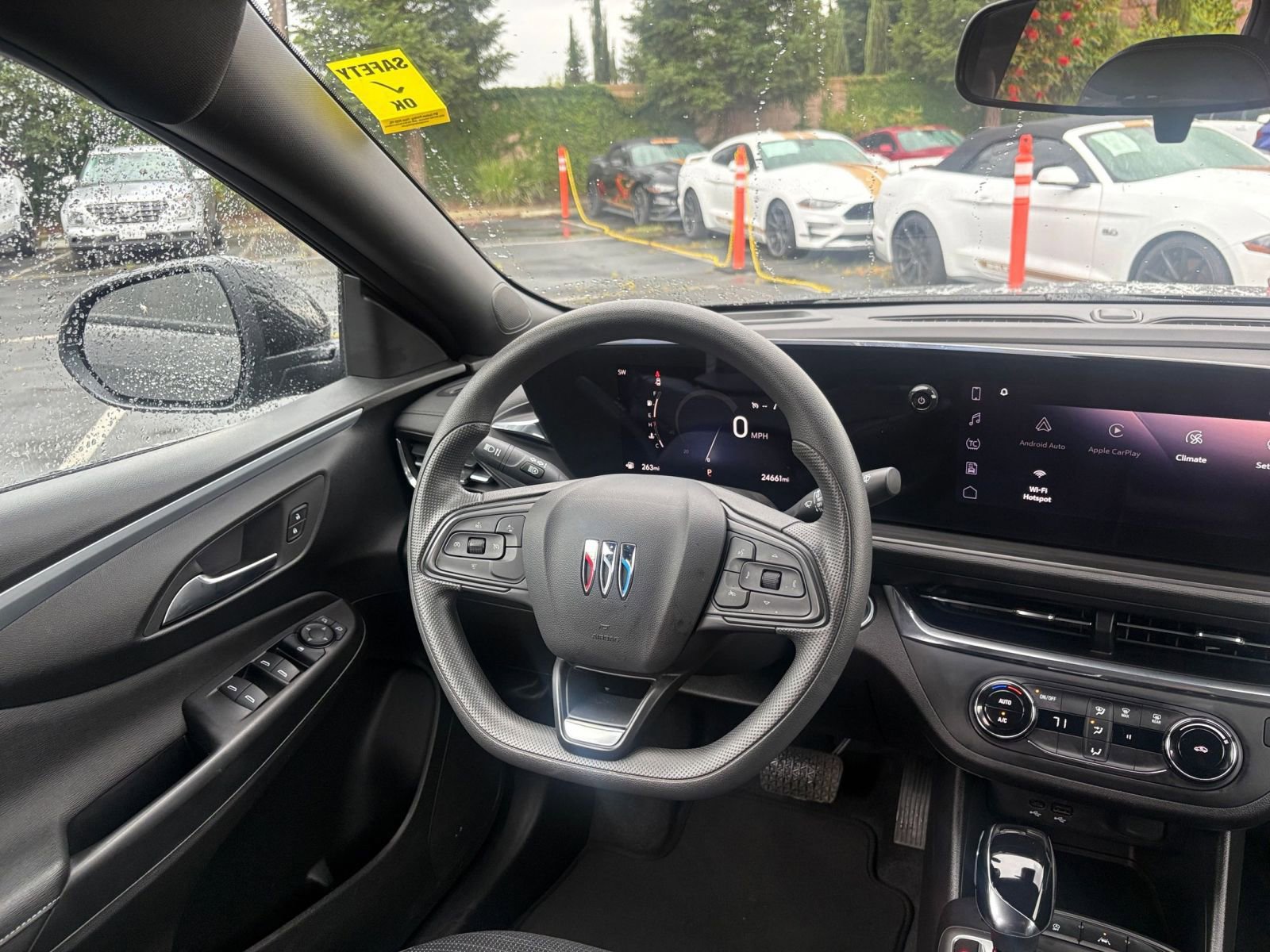 Used 2025 Buick Envista Preferred image 33