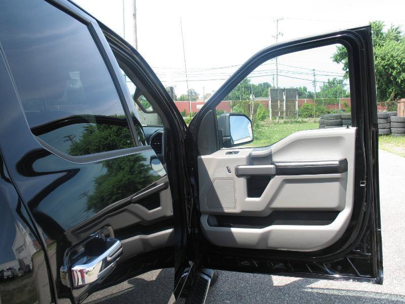 Used 2019 Ford F150 XLT w/ Equipment Group 302A Luxury AWD/4WD image 15