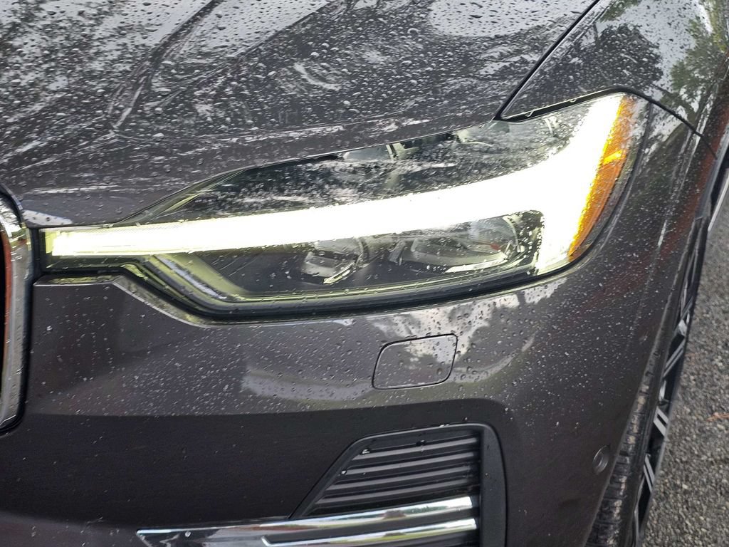 Certified 2023 Volvo XC60 B5 Ultimate w/ Climate Package FWD image 13