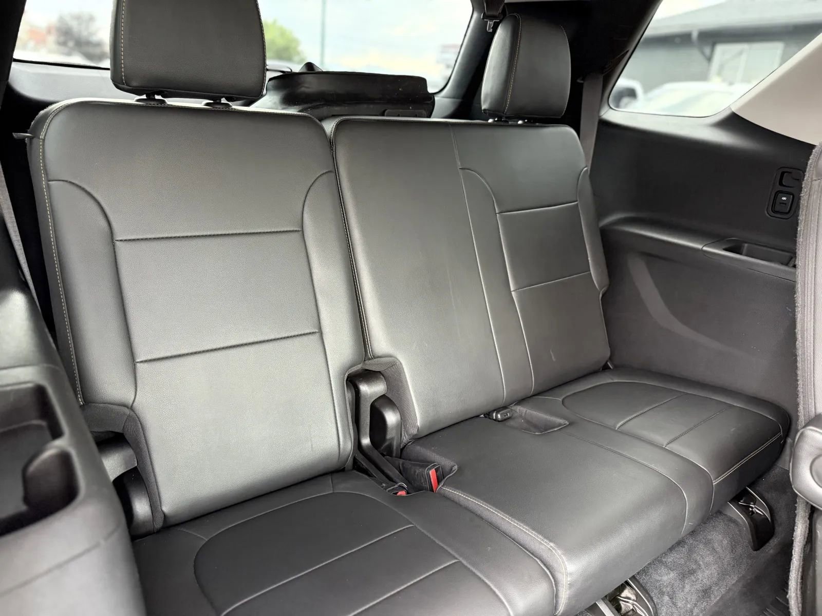 Used 2021 Chevrolet Traverse Premier w/ Redline Edition AWD/4WD image 18