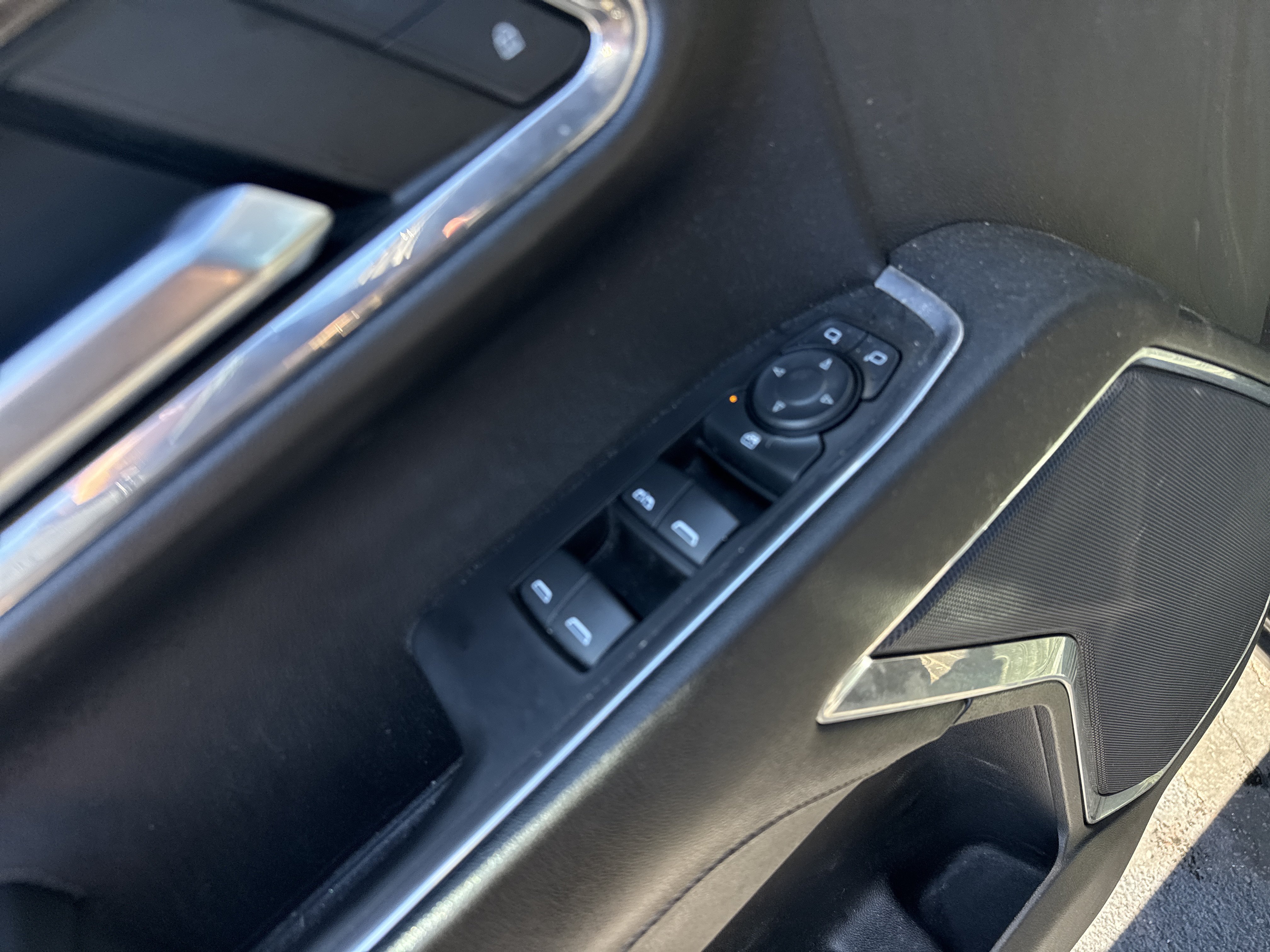 Used 2023 Chevrolet Silverado 1500 LT AWD/4WD image 16
