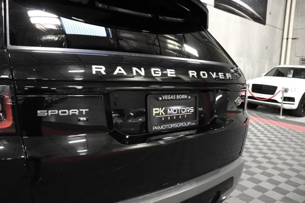 Used 2022 Land Rover Range Rover Sport SE AWD/4WD image 6