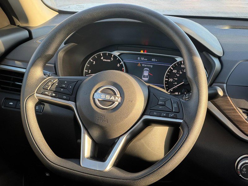 Used 2024 Nissan Altima 2.5 SV FWD image 11