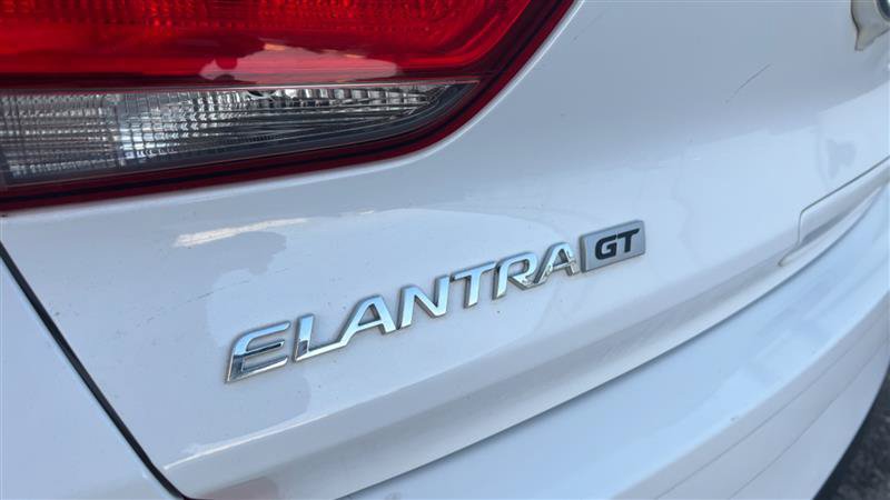 Used 2018 Hyundai Elantra GT FWD image 16