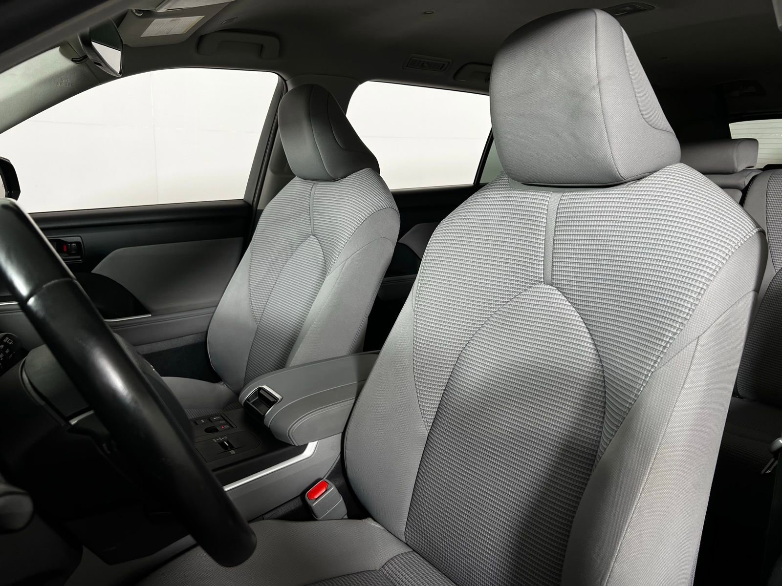 Certified 2023 Toyota Highlander LE image 13