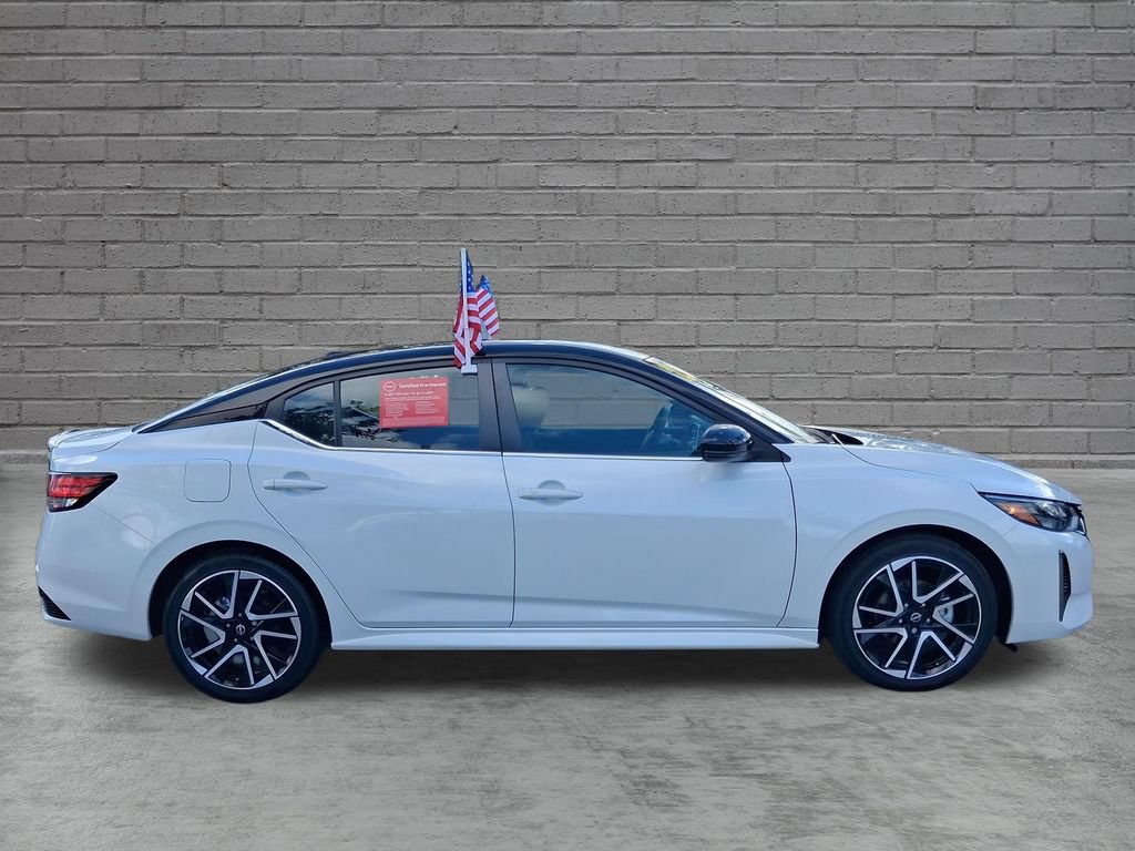 Used 2025 Nissan Sentra SR FWD image 12