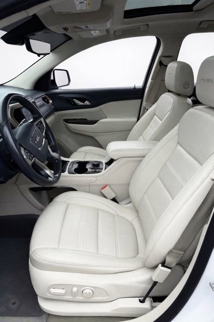 Used 2021 GMC Acadia Denali w/ Denali Ultimate Package image 12