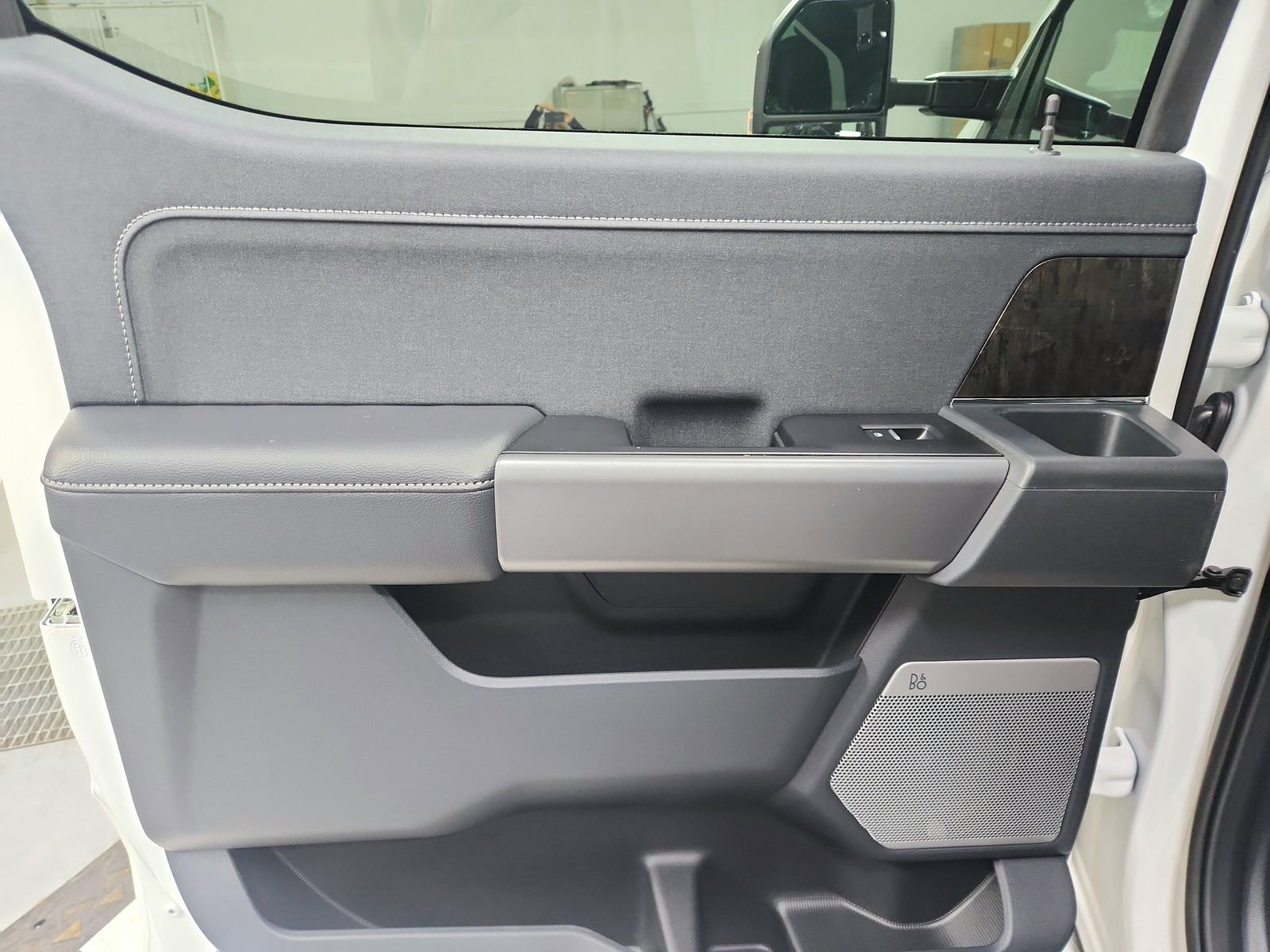 New 2026 Ford F250 Lariat w/ Lariat Premium Package image 37