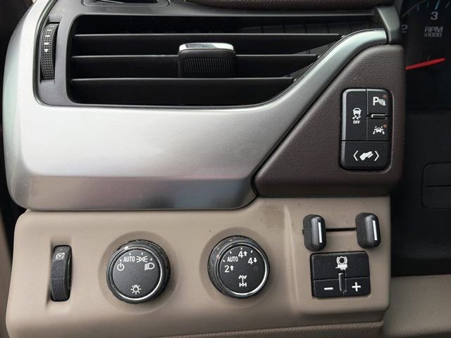 Used 2016 Chevrolet Suburban LT AWD/4WD image 8