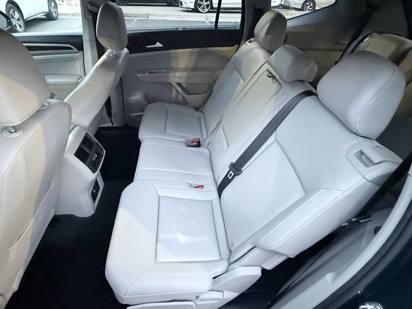 Used 2021 Volkswagen Atlas SE image 24