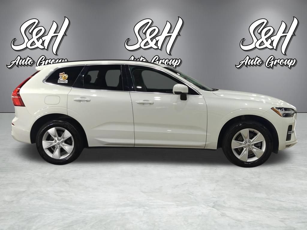 Used 2022 Volvo XC60 B5 Momentum AWD/4WD image 22