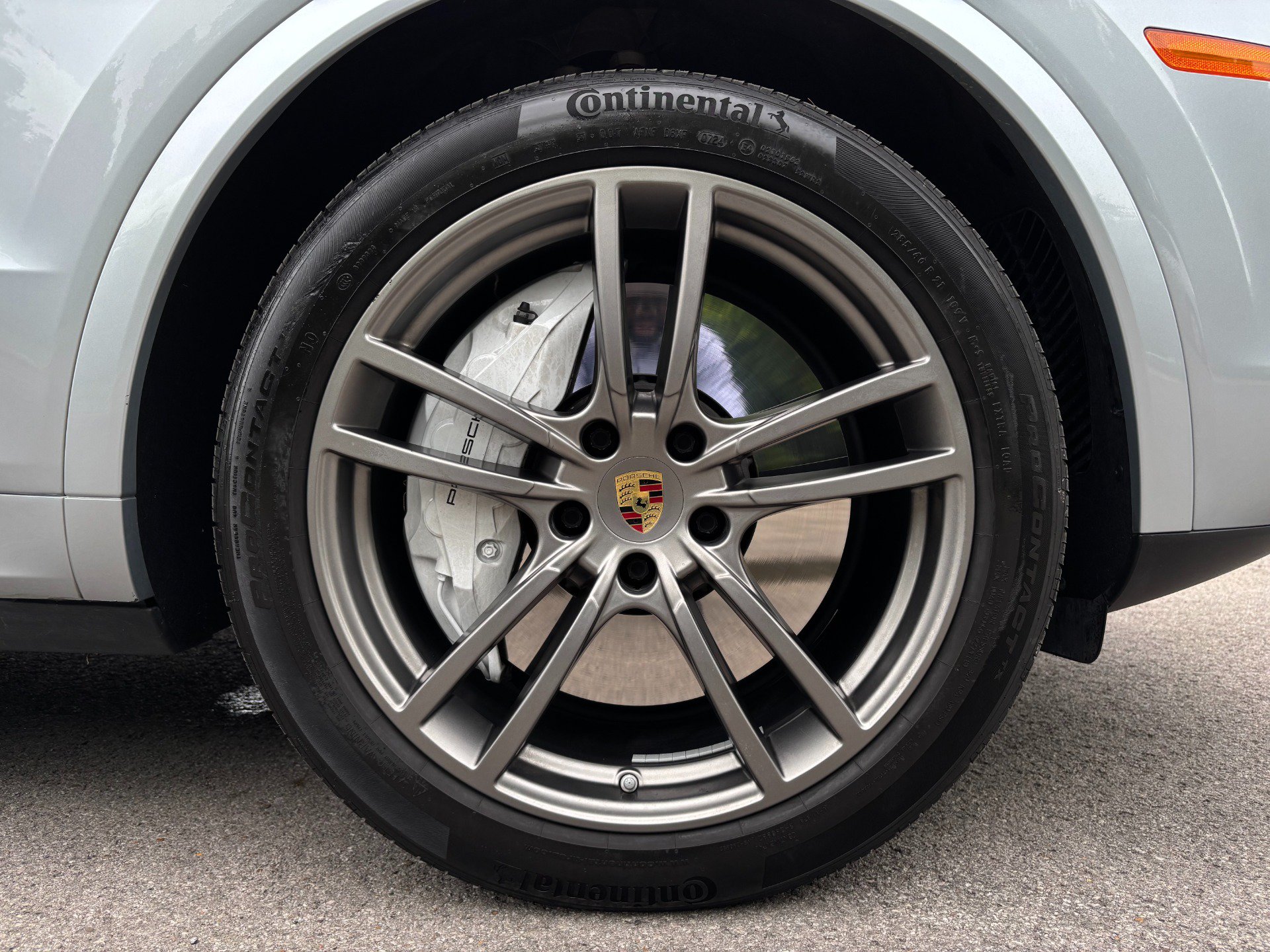Used 2023 Porsche Cayenne Turbo AWD/4WD image 13