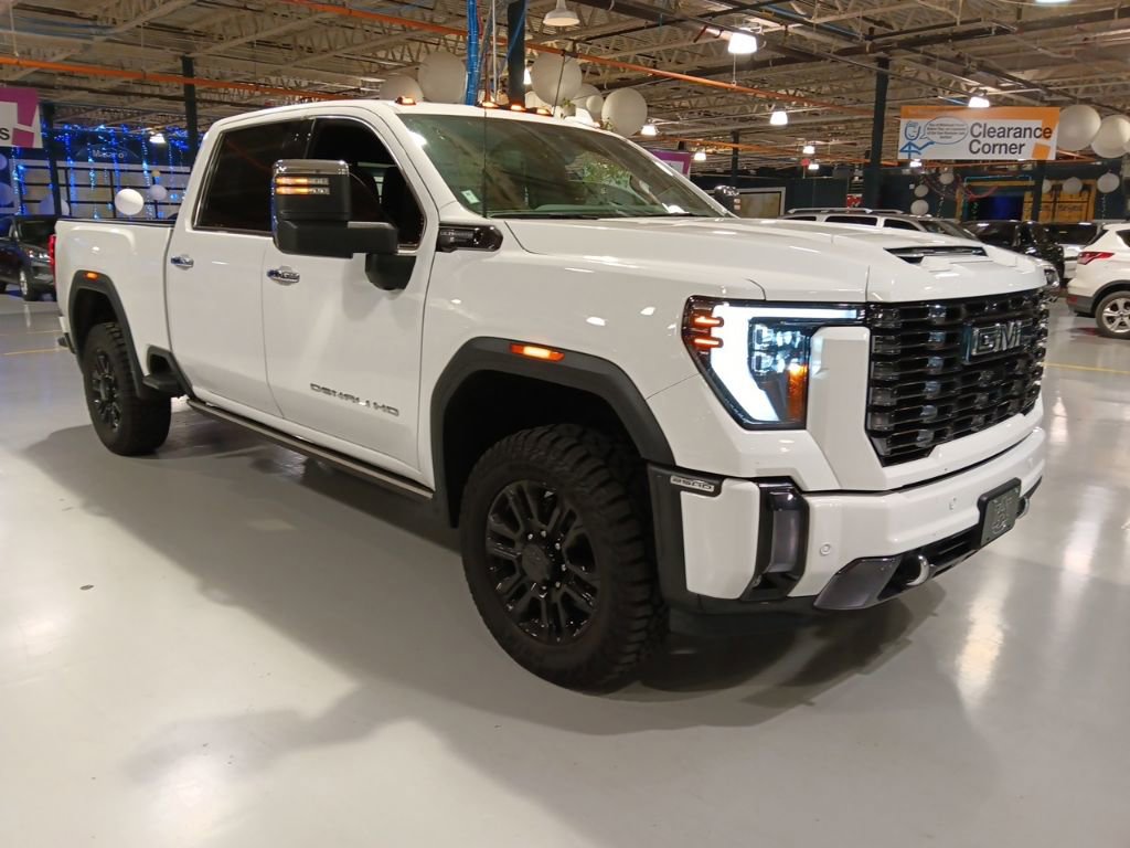 Used 2024 GMC Sierra 2500 Denali Ultimate image 4