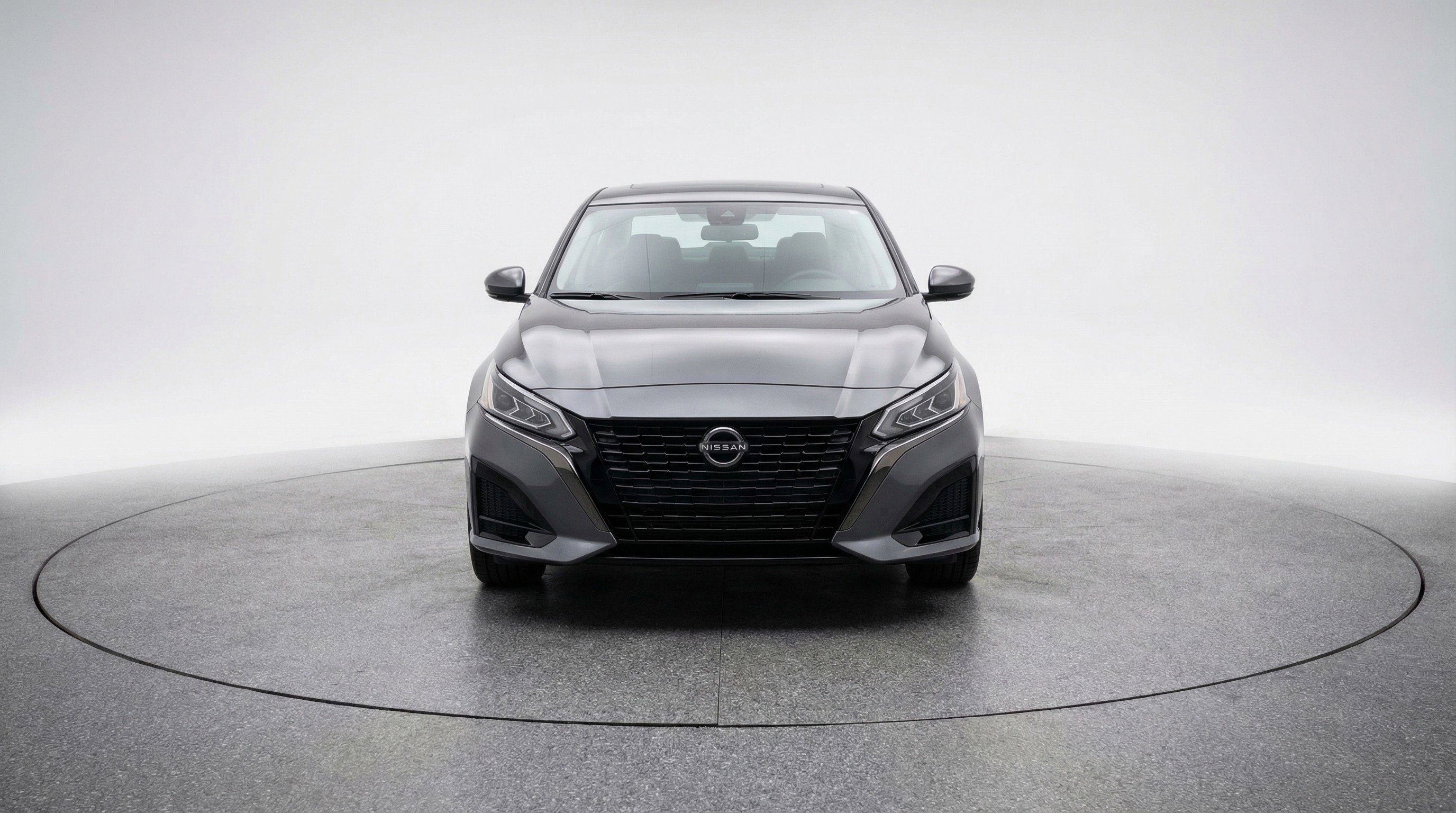 Used 2025 Nissan Altima 2.5 SV FWD image 2
