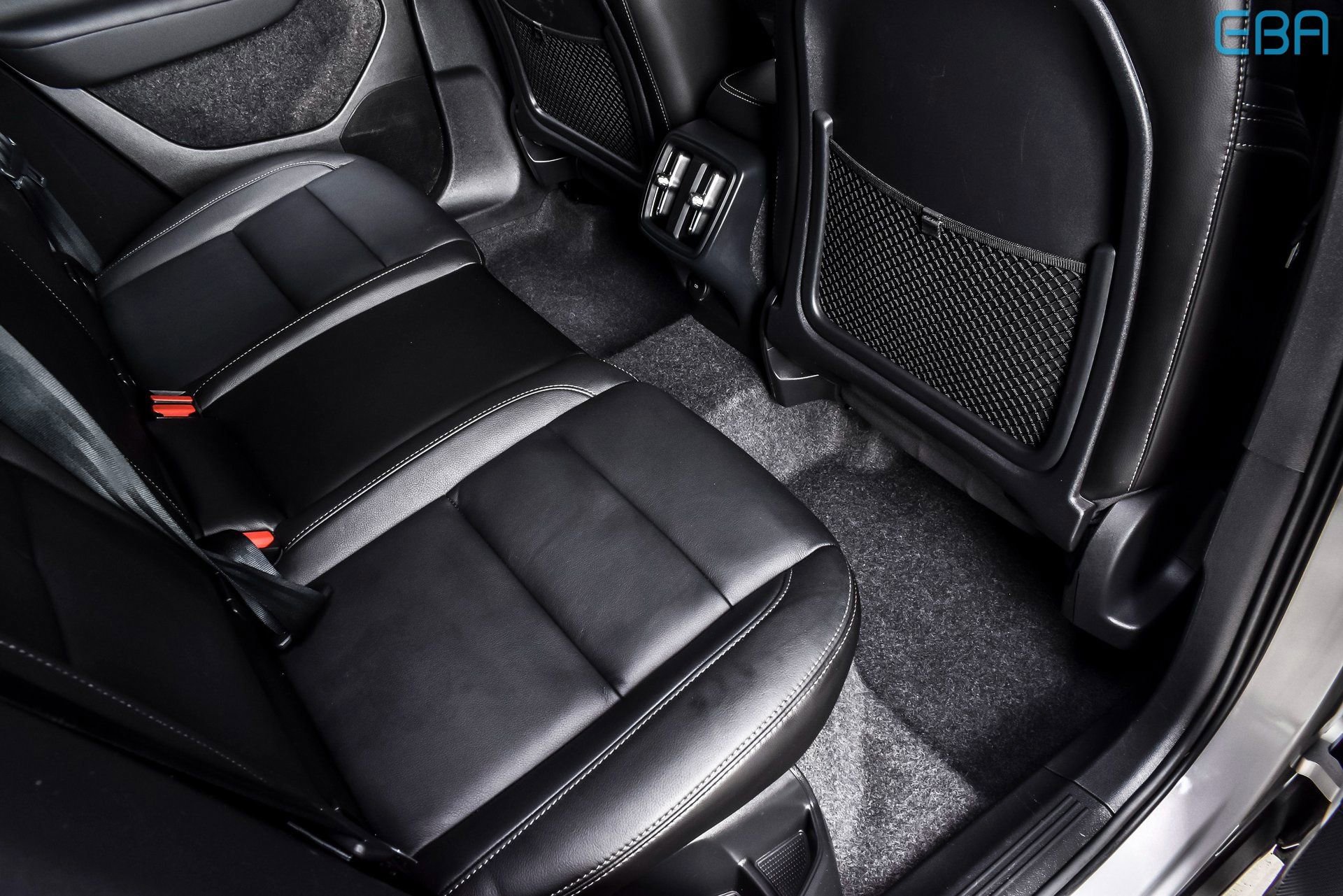 Used 2025 Volvo XC40 B5 Plus image 22