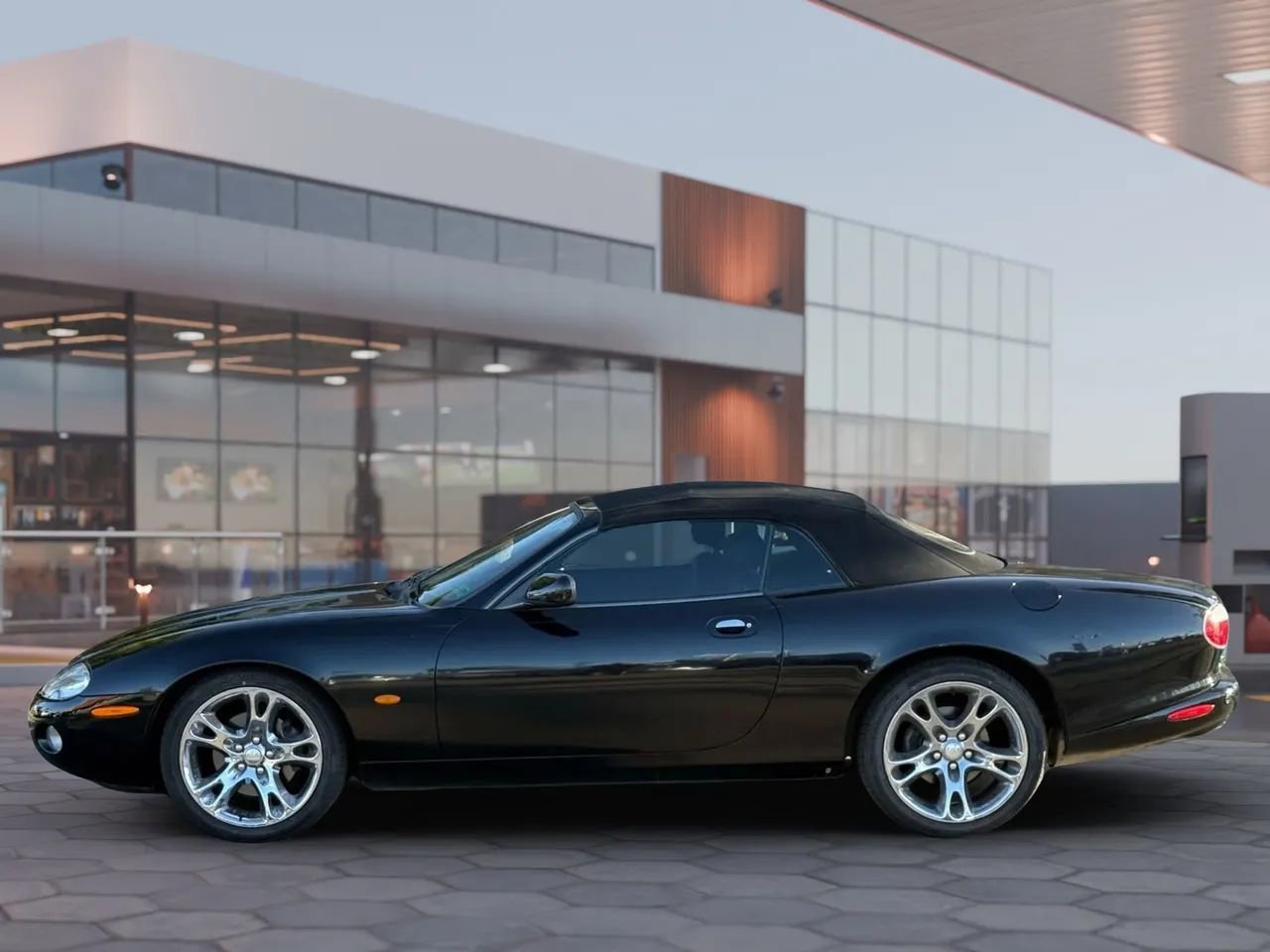 Used 2004 Jaguar XK8 Convertible RWD image 12