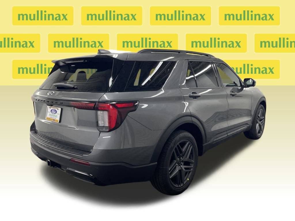 New 2026 Ford Explorer ST-Line w/ ST-Line Street Pack image 3