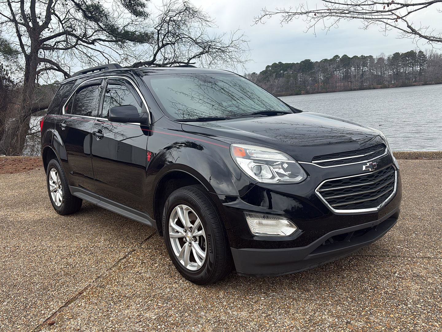 Used 2016 Chevrolet Equinox LT FWD image 1